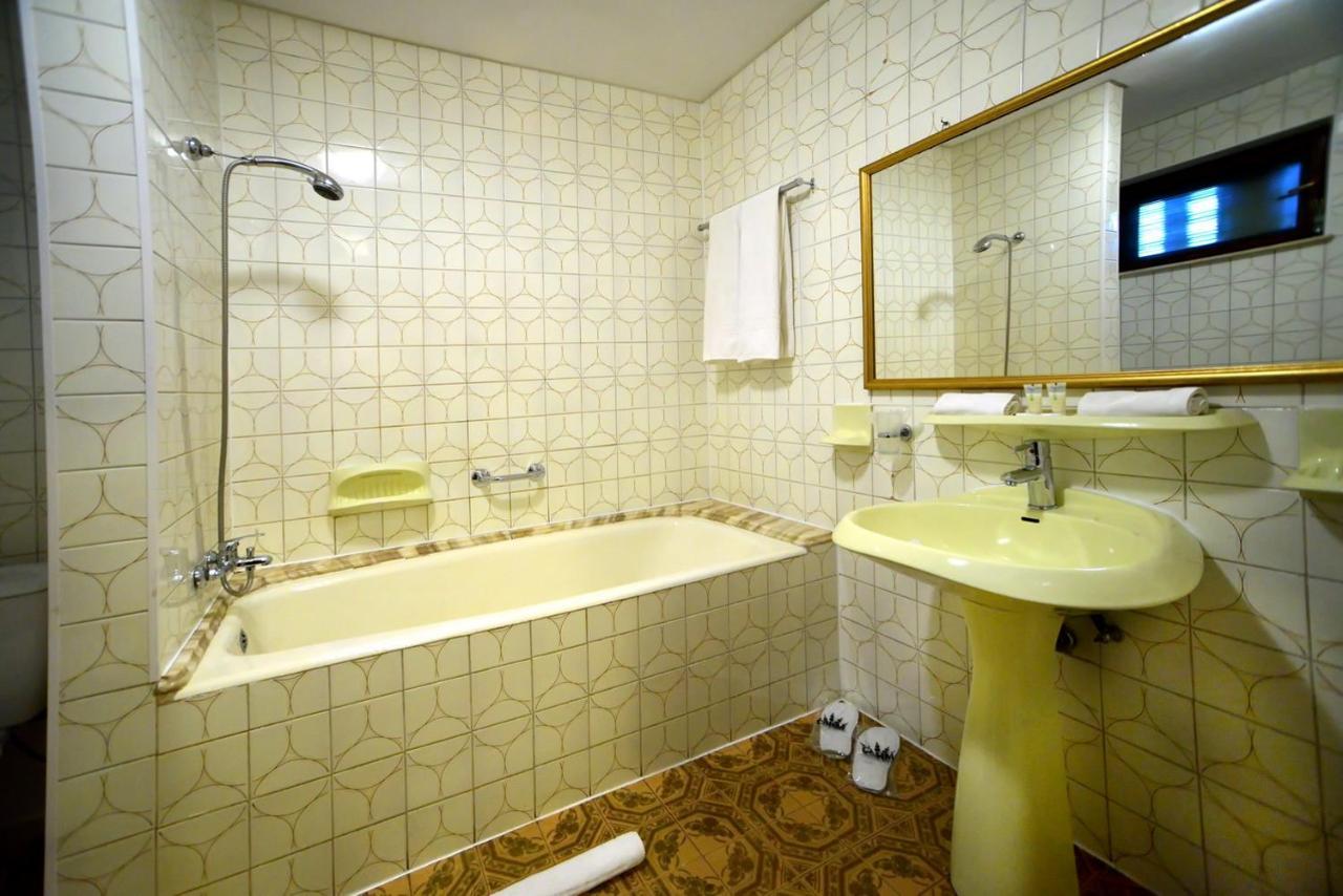 Hotel Casa Negustorului Deva Esterno foto