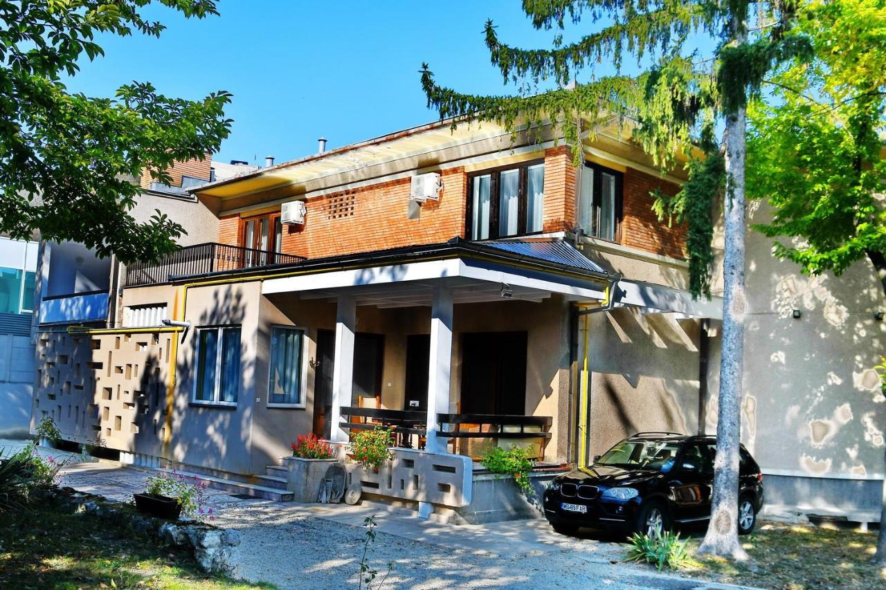 Hotel Casa Negustorului Deva Esterno foto