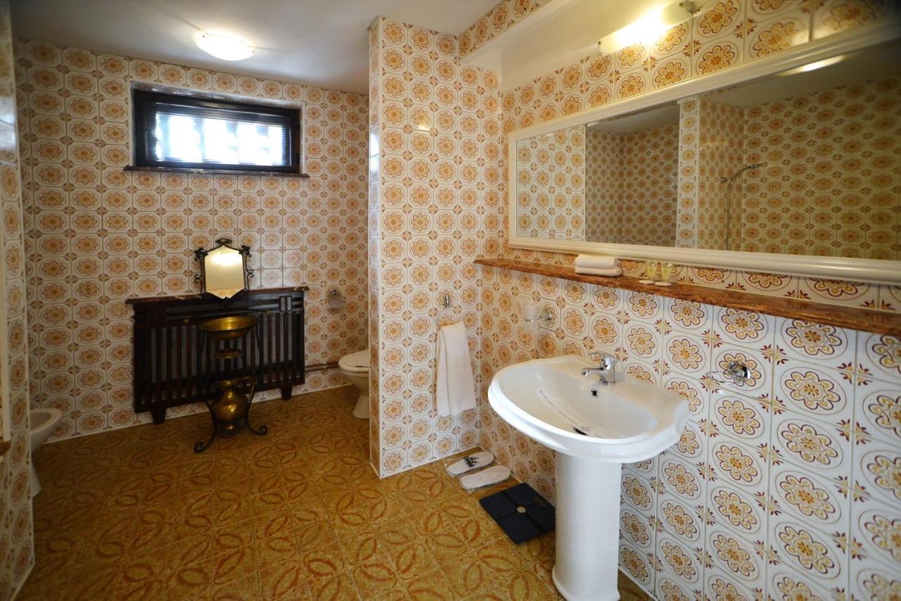 Hotel Casa Negustorului Deva Esterno foto